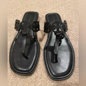 Tory Burch Black Mini Miller Leather Logo Thong Sandals- brand new size 9